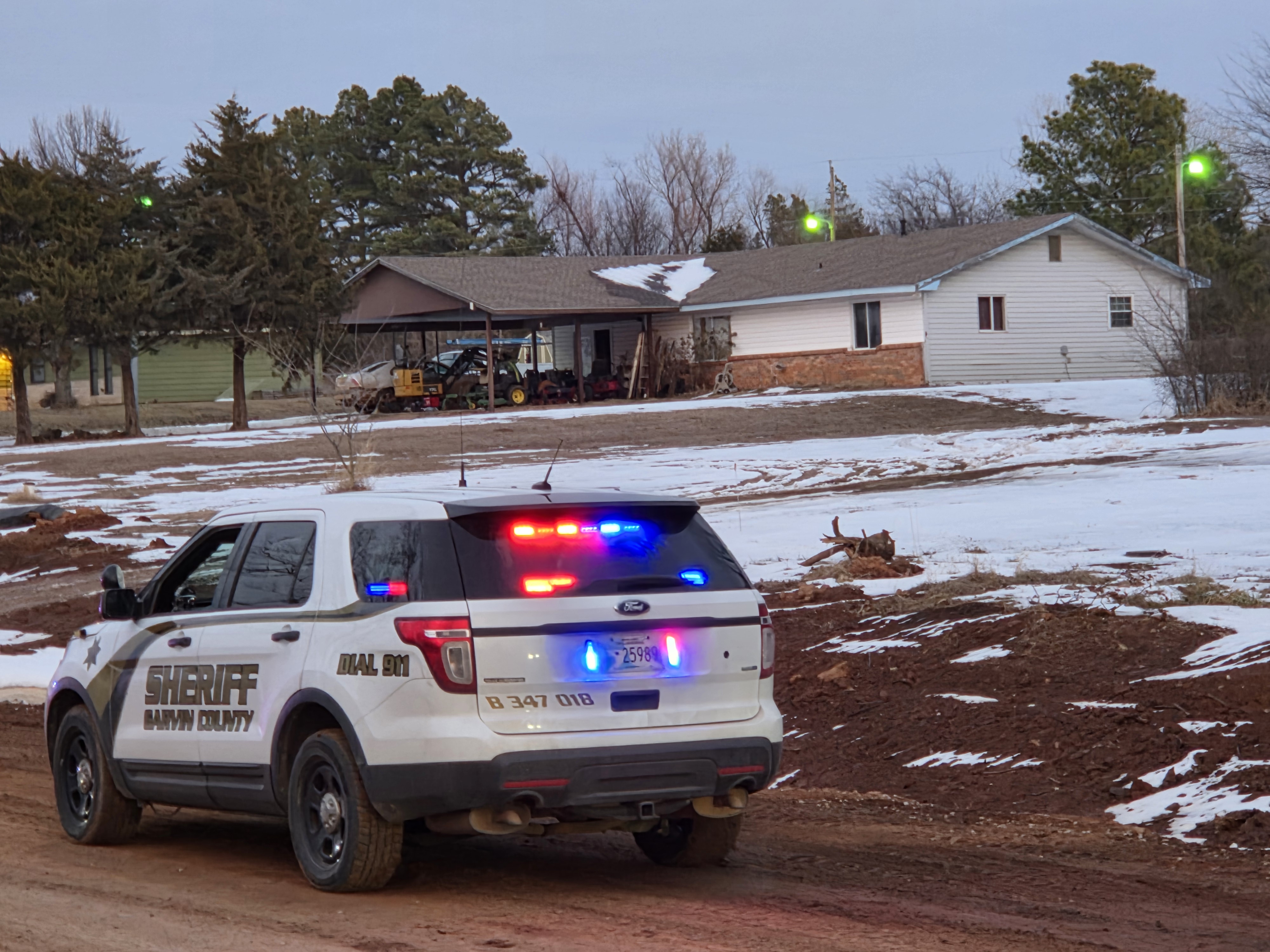 Man dead after police pursuit and standoff | Garvin County