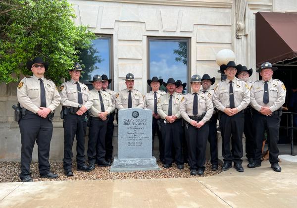 The Garvin County Sheriff’s Office unveiled a monument at the courthouse Monday dedicated to the memory of deputies Alfred Alonzo “Lon” Pearson and William W. Paul, who were killed in the line of duty in February of 1947. News Star photo by Suzanne Mackey